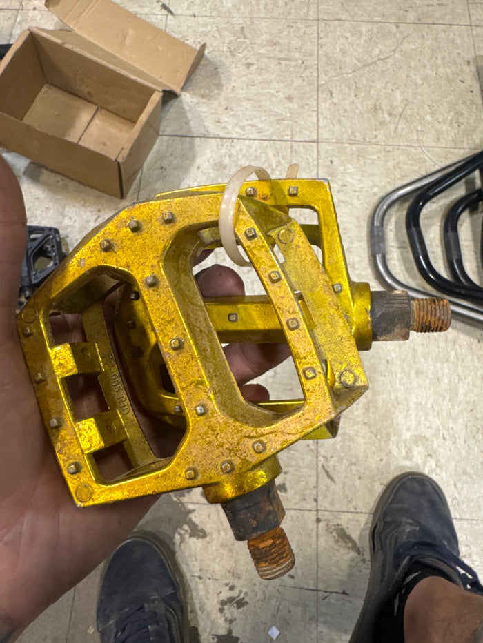 VP-fp965 1/2 gold pedals