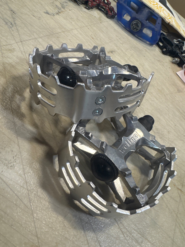 wellgo bear trap pedals silver 9/16