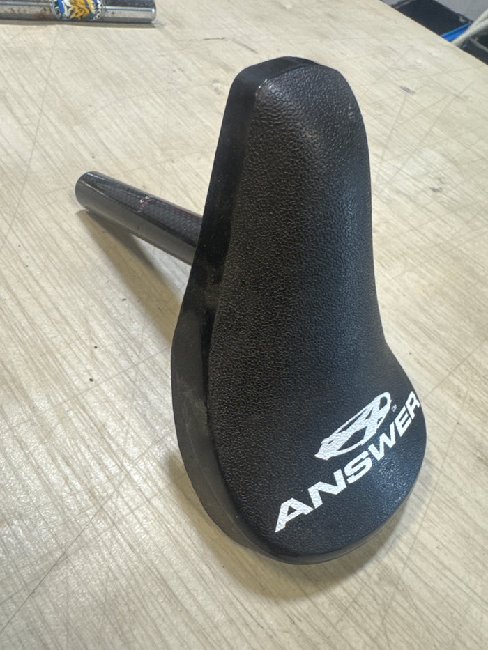 Answer 22.2 carbon seat/post combo new?