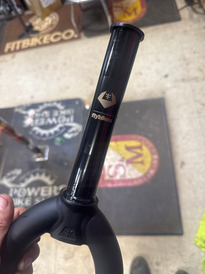Fly bikes volcano 23m fork