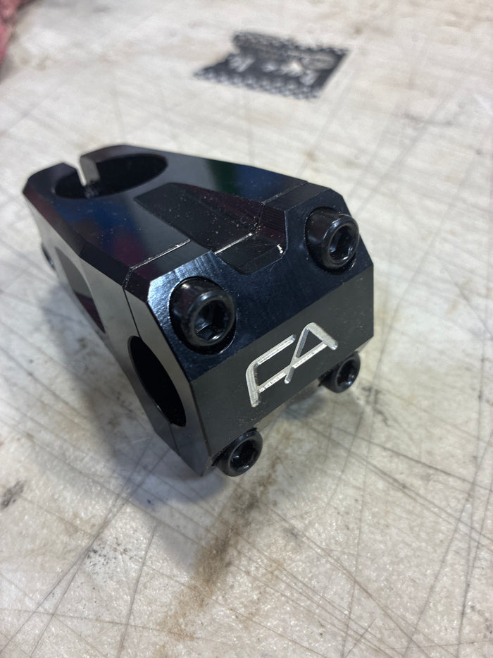 free agent front load stem 11/8 new?