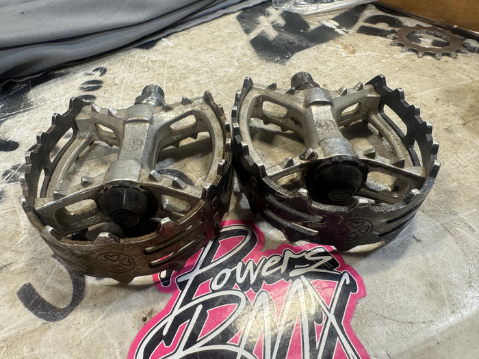 Vp 747 9/16 bear trap pedals